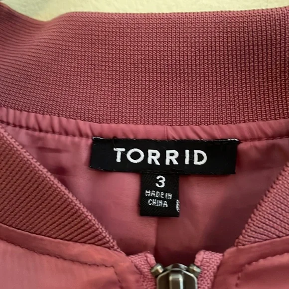 torrid rose pink bomber jacket - Picture 3 of 7